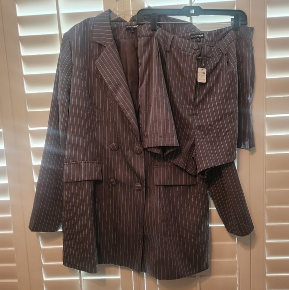 Fashion Nova Gray Blazer Pinstripe Short Set - Picture 6 of 8